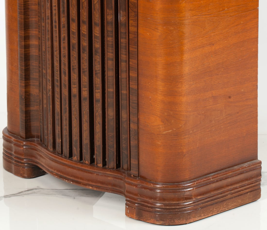 Art Deco Radio Receiver Zenith, circa 1930-40s