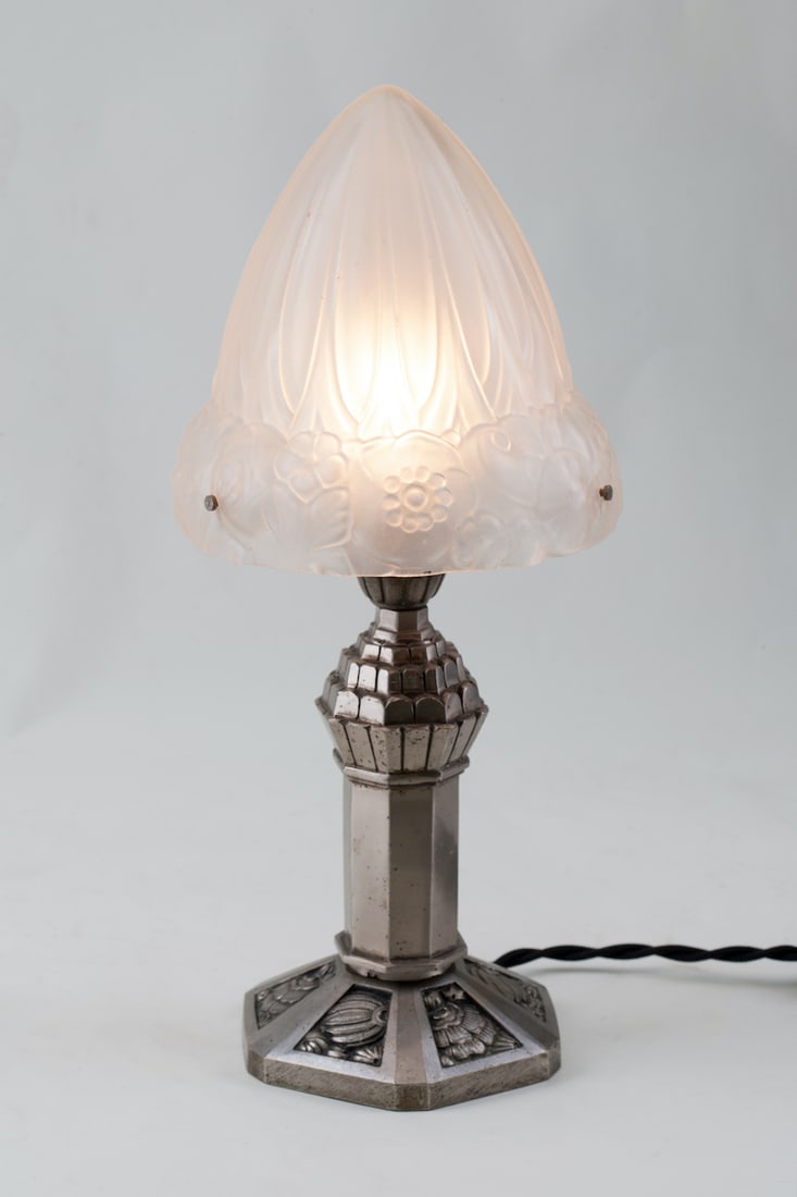 Art Deco Table Lamp, Modern, early 20th century: Art Deco/Modern table lamp, early 20th century. Nickel-plated bronze and pressed glass. Height 37 cm (14 1/3 inches), weight 16 cm (6 1/3 inches).