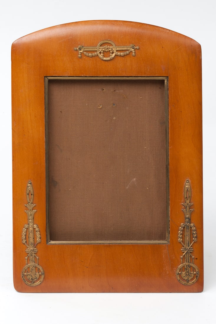 Modern Photo Frame, early 20th century: Table frame for a photo, Art Nouveau, Europe, early 20th century. Poplar and brass applications, dimensions 24 x 17 cm (9 1/2 x 6 2/3 inches).