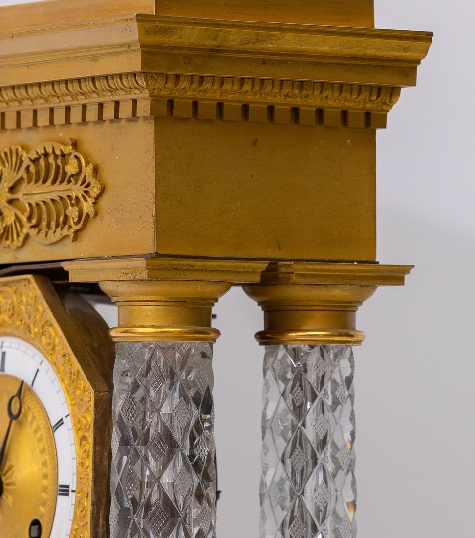 A French Gilt and Crystal Portico Mantel Clock (XIX)