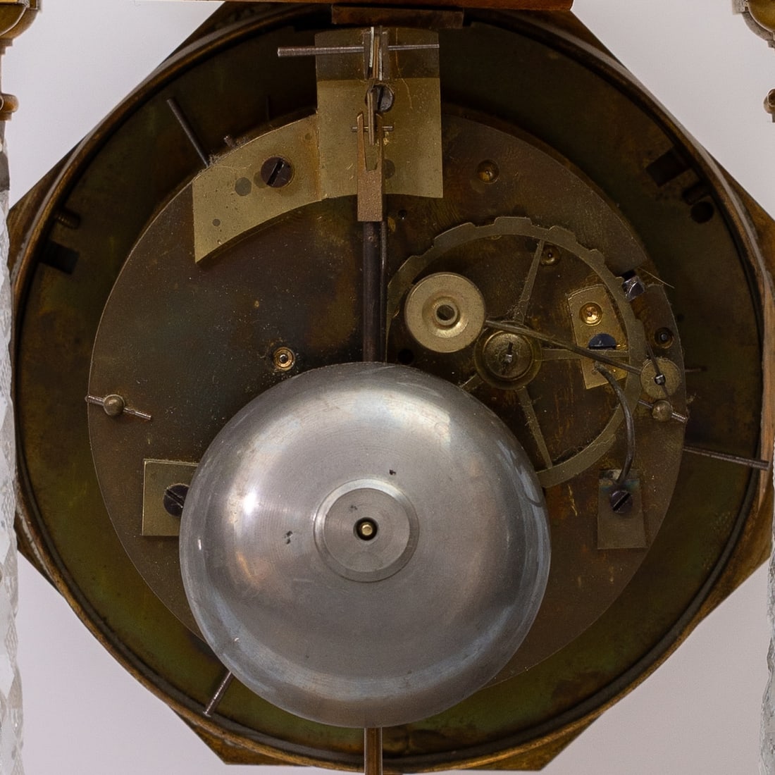 A French Gilt and Crystal Portico Mantel Clock (XIX)
