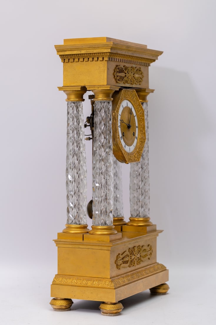 A French Gilt and Crystal Portico Mantel Clock (XIX)