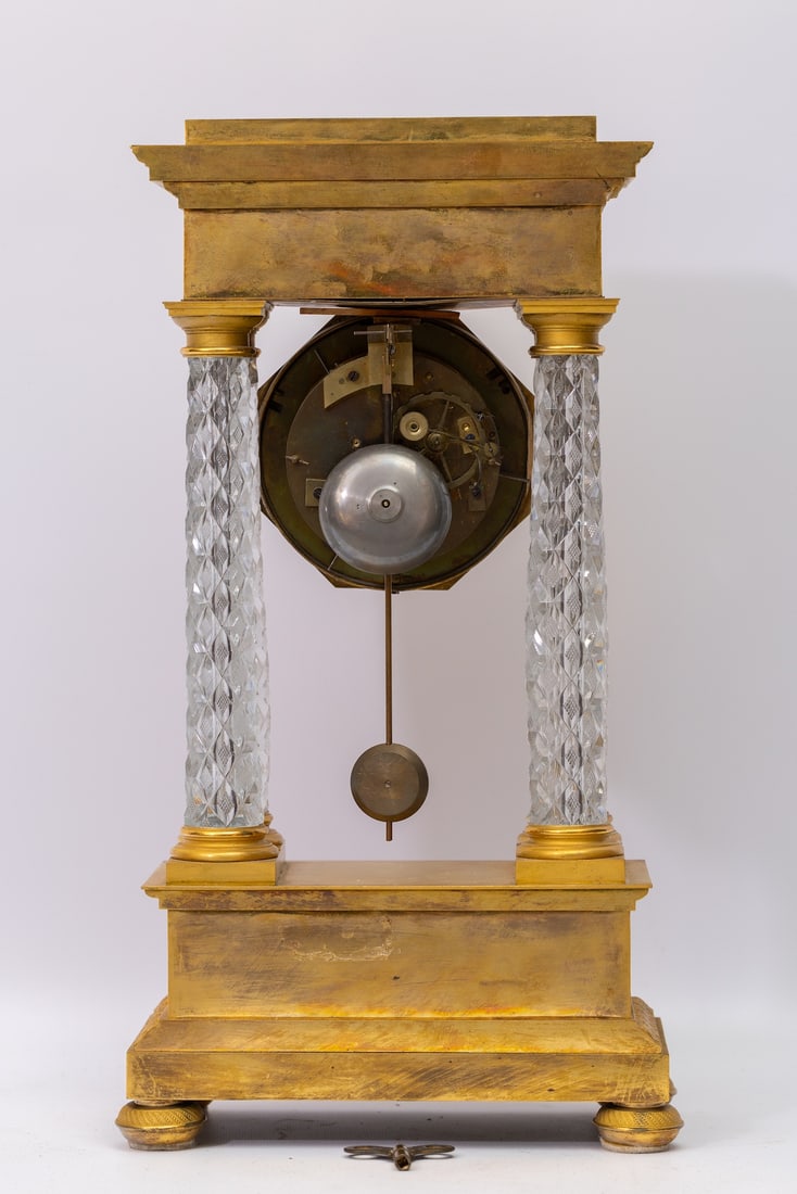 A French Gilt and Crystal Portico Mantel Clock (XIX)