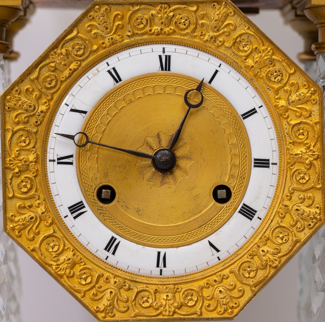 A French Gilt and Crystal Portico Mantel Clock (XIX)