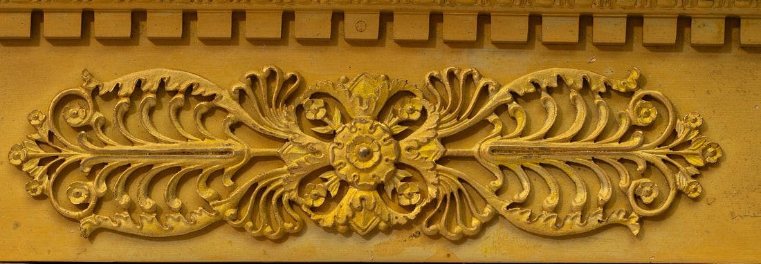 A French Gilt and Crystal Portico Mantel Clock (XIX)
