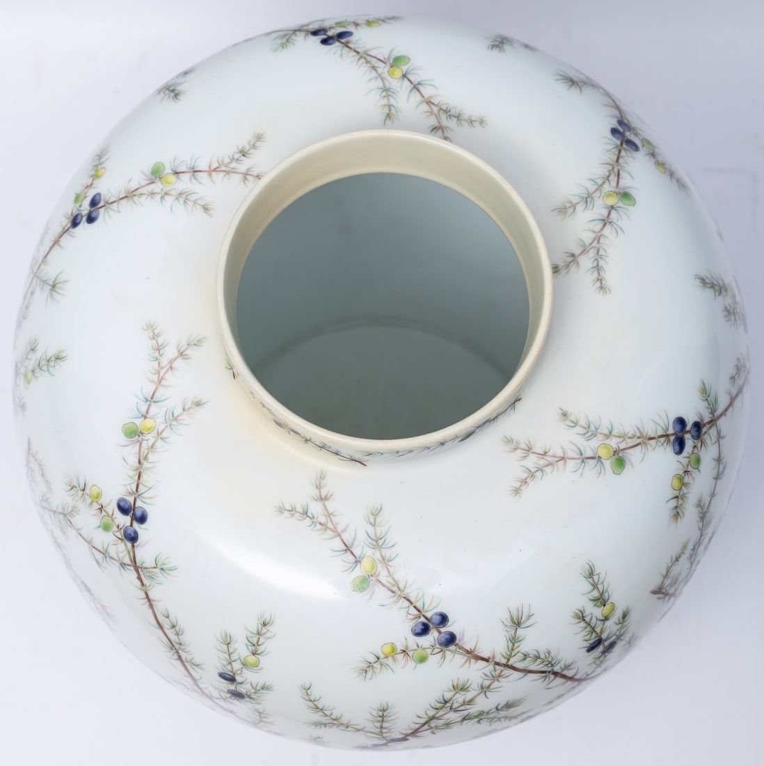 A PORCELAIN VASE, NICHOLAS II (Russia)