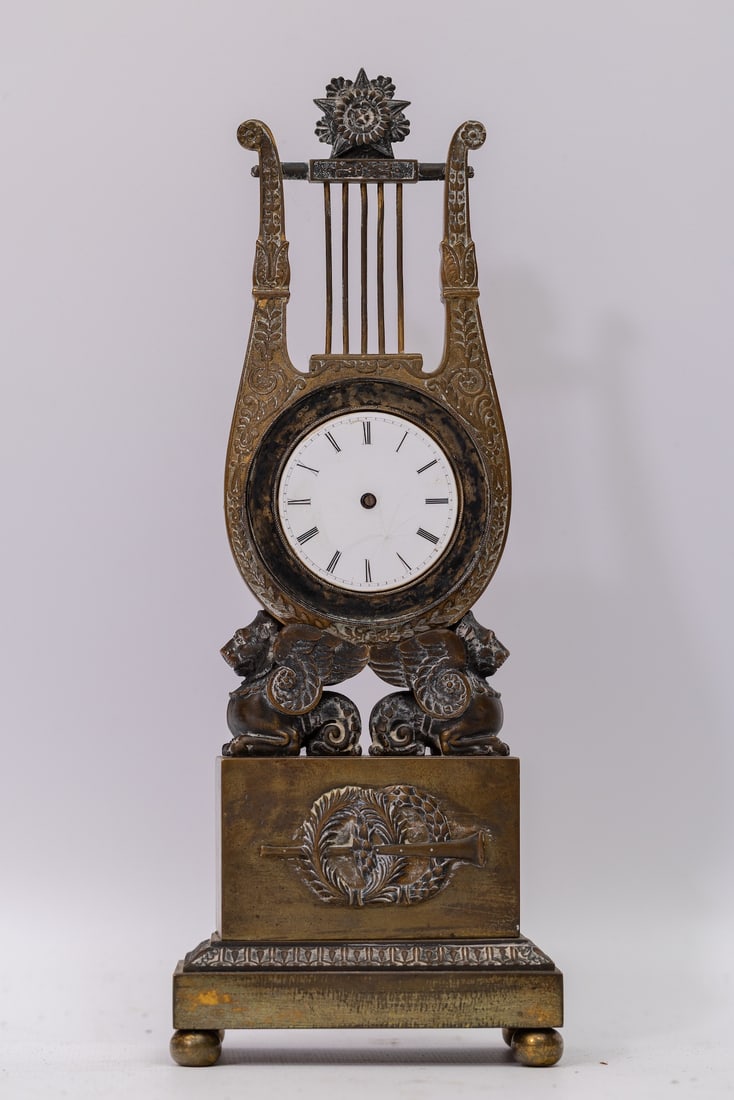 Empire Lira Clock (Bronze, XIX c.): Empire Clock, Lira shape Europe, 19th century Bronze Dimensions 25.5 x 5.5 x 10 cm (10 x 2 1/8 x 4 inches)
