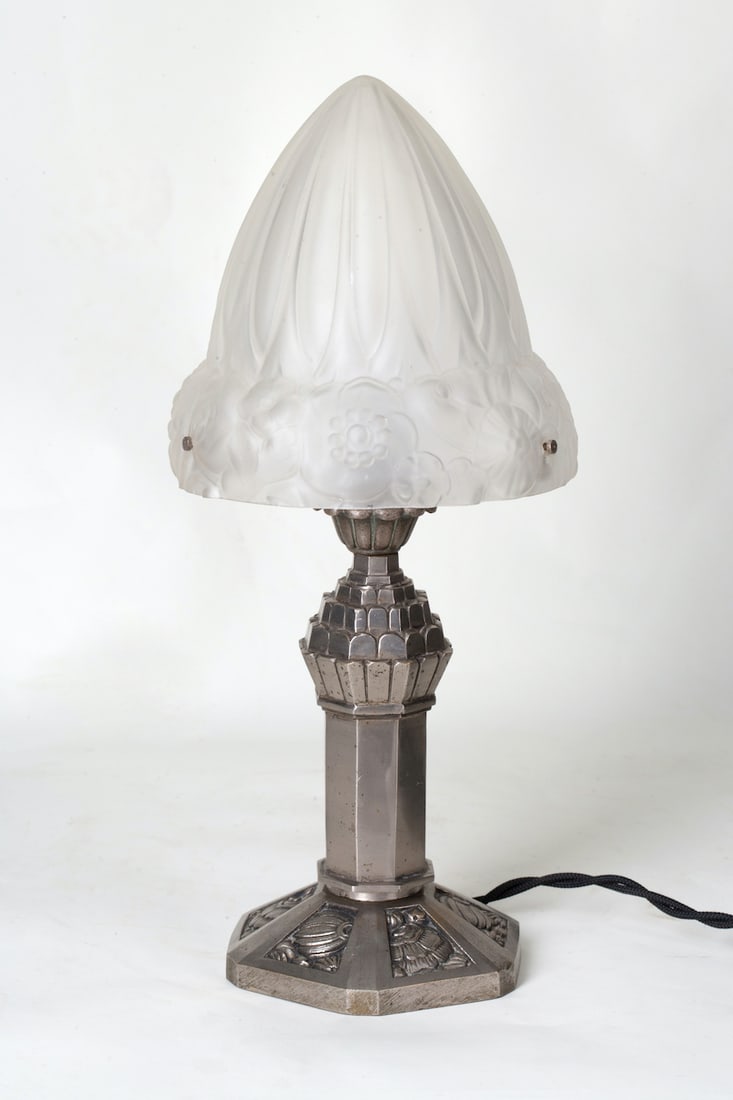 Art Deco Table Lamp, Modern, early 20th century: Art Deco/Modern table lamp, early 20th century. Nickel-plated bronze and pressed glass. Height 37 cm (14 1/3 inches), weight 16 cm (6 1/3 inches).