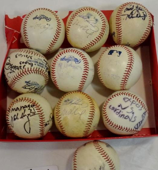 8 SIGNED BALLS OF METS, EXPOS, MARLINS, ETC. (1 of 4)