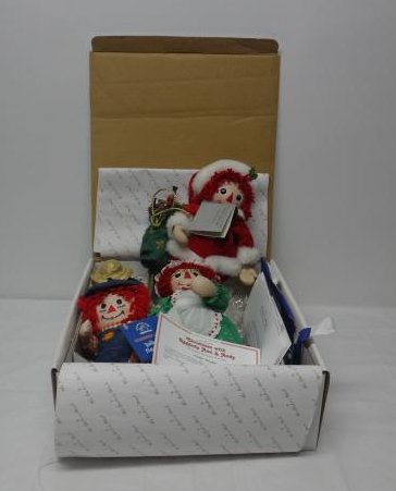 CHRISTMAS WITH RAGGEDY ANN & ANDY BOXED: Comes from a single owner's 40 years of collecting.
