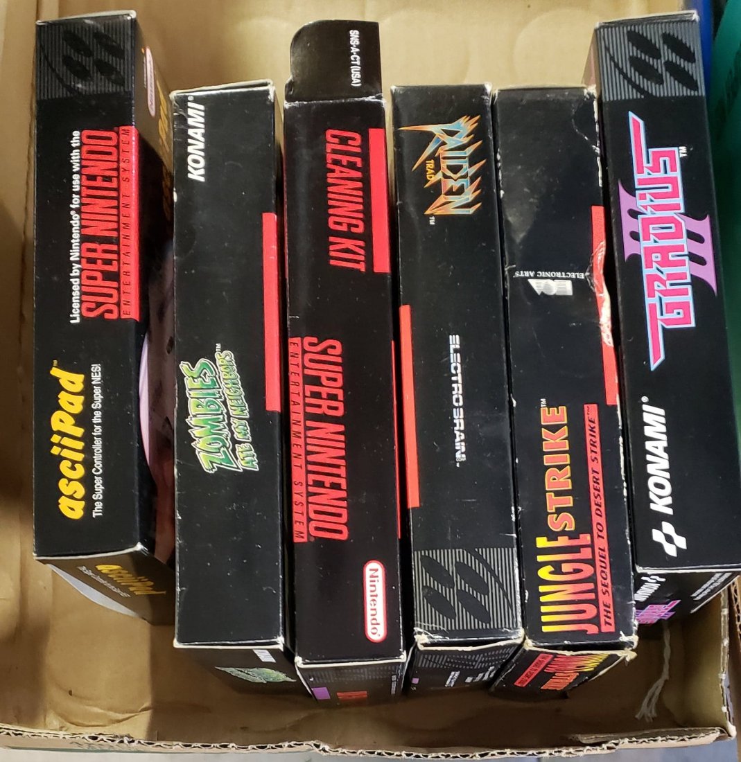 SNES GAMES IN ORIGINAL CASE LOT OF 4 & SPECIAL asciipad (1 of 1)