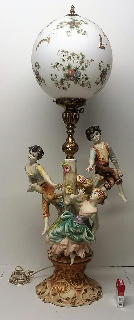 TALL CAPODIMONTE LAMP "THREE CHILDREN" (1 of 7)