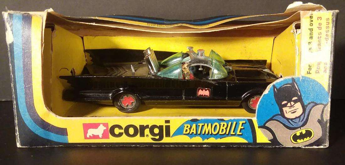 CORGI 267 'RED WHEEL' WHIZZWHEELS BATMOBILE & BOX (1 of 4)
