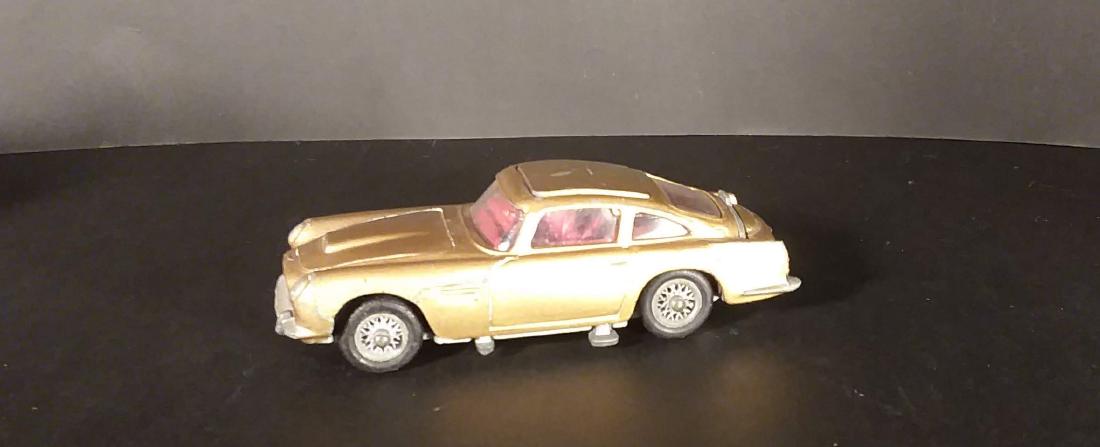 Vintage Corgi James Bond Aston Martin DB5 (1 of 2)