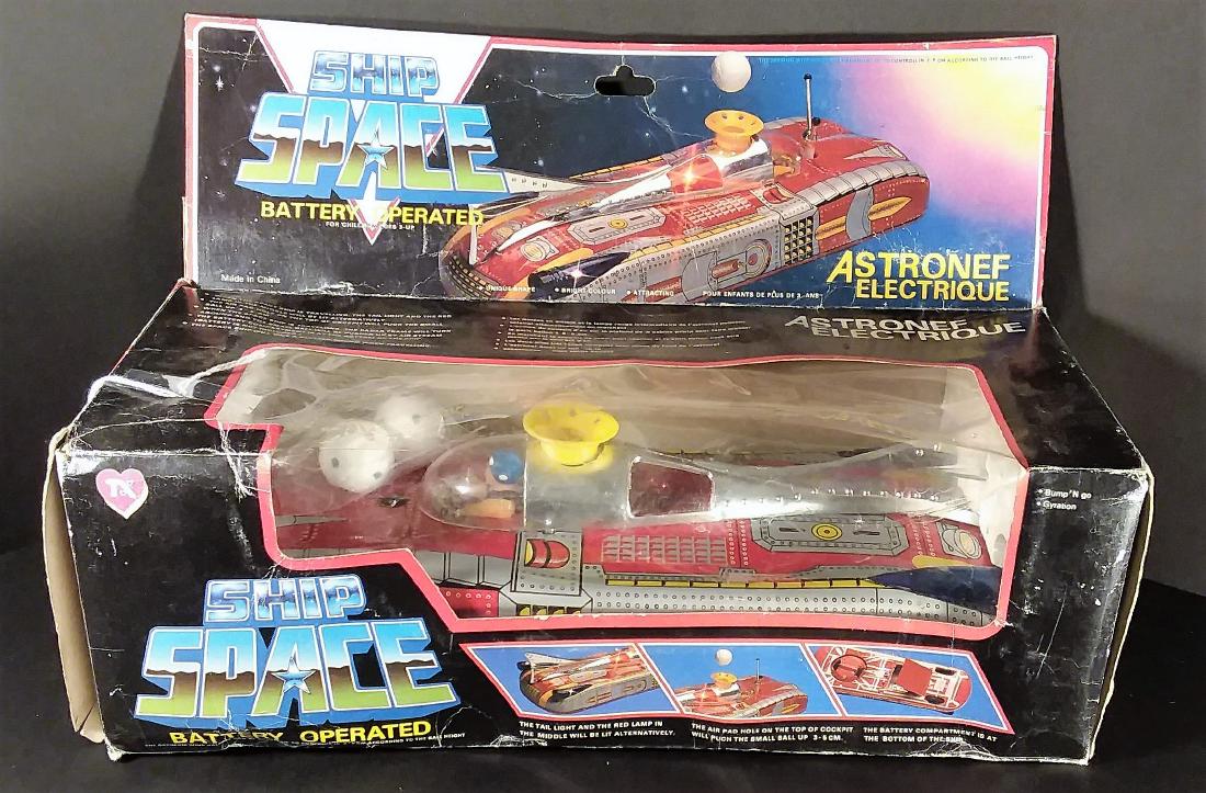 Vintage Tin Litho Battery Operated Space Ship (1 of 4)