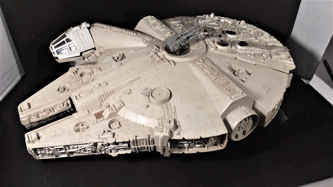 Vintage Kenner Star Wars 1979 Millenium Falcon (1 of 5)