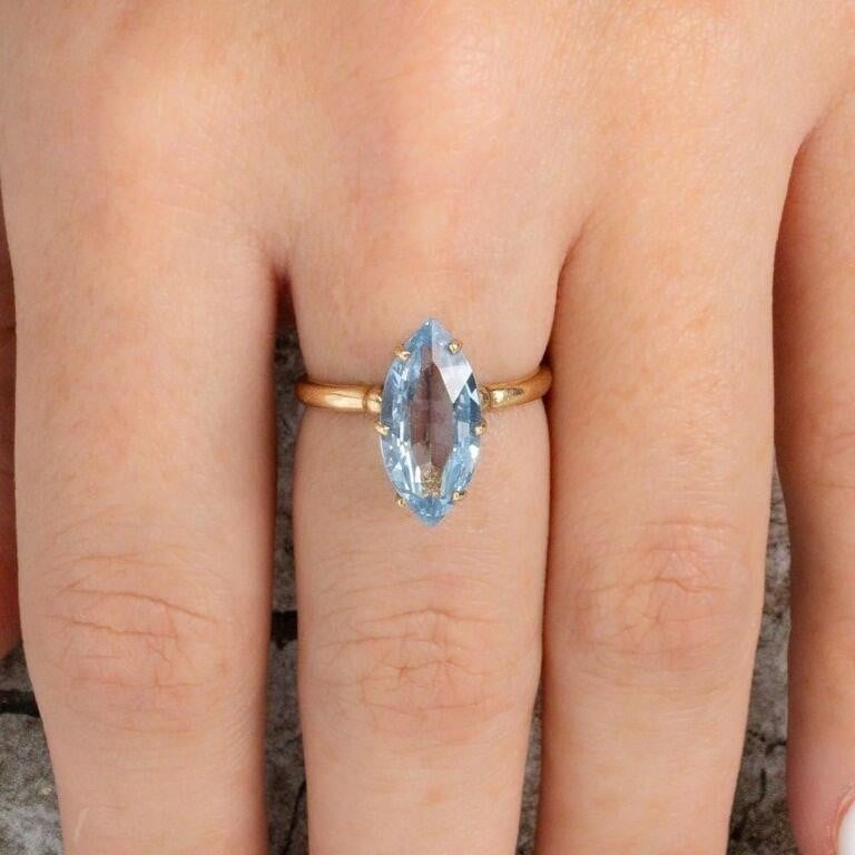 Vintage Estate Blue Aquamarine 14k Yellow Gold Solitaire Ring (1 of 7)