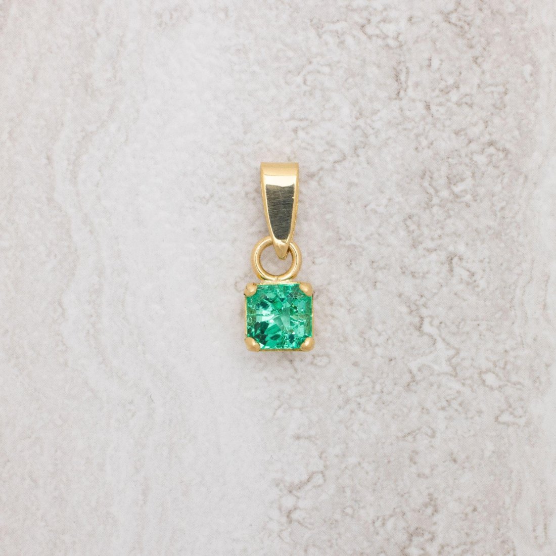 18kt Yellow Gold GIA Natural Green Emerald Pendant (1 of 8)