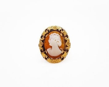 Art Deco 18kt Yellow Gold Oval Cameo Ring