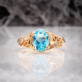 Vintage 10kt Yellow Gold Blue Topaz Diamond Ring