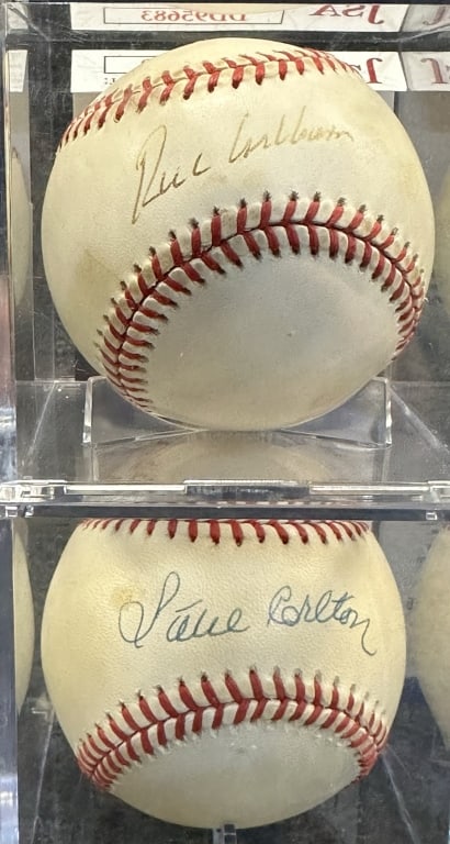 LOT OF 2 PHILADELPHIA PHILLIES HALL OF FAMERS SING BOTH ON RAWLINGS OFFICIAL NATIONAL LEAGUE: BOTH ON RAWLINGS OFFICIAL NATIONAL LEAGUE BASEBALLS CARLTON BECKETT Q67919, ASHBURN DD95683