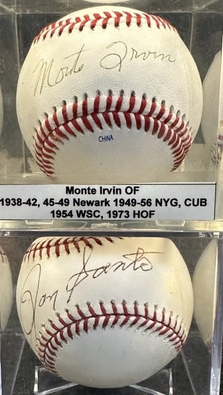 LOT OF 2 HALL OF FAME PLAYERS CHICAGO CUBS AUTOGRA IRVIN ON RAWLINGS OFFICIAL LEAGUE BALL, SANTO ON: IRVIN ON RAWLINGS OFFICIAL LEAGUE BALL, SANTO ON RAWLINGS OFFICIAL MAJOR LEAGUE BALL SELIG