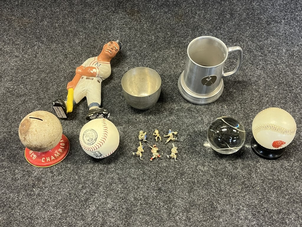 LOT OF 8 VINTAGE BASEBALL RELATED ITEMS: MOBIL GAS GREAT LOT OF 8 BASEBALL RELATED ITEMS/LOTS. 2 (1 of 12)