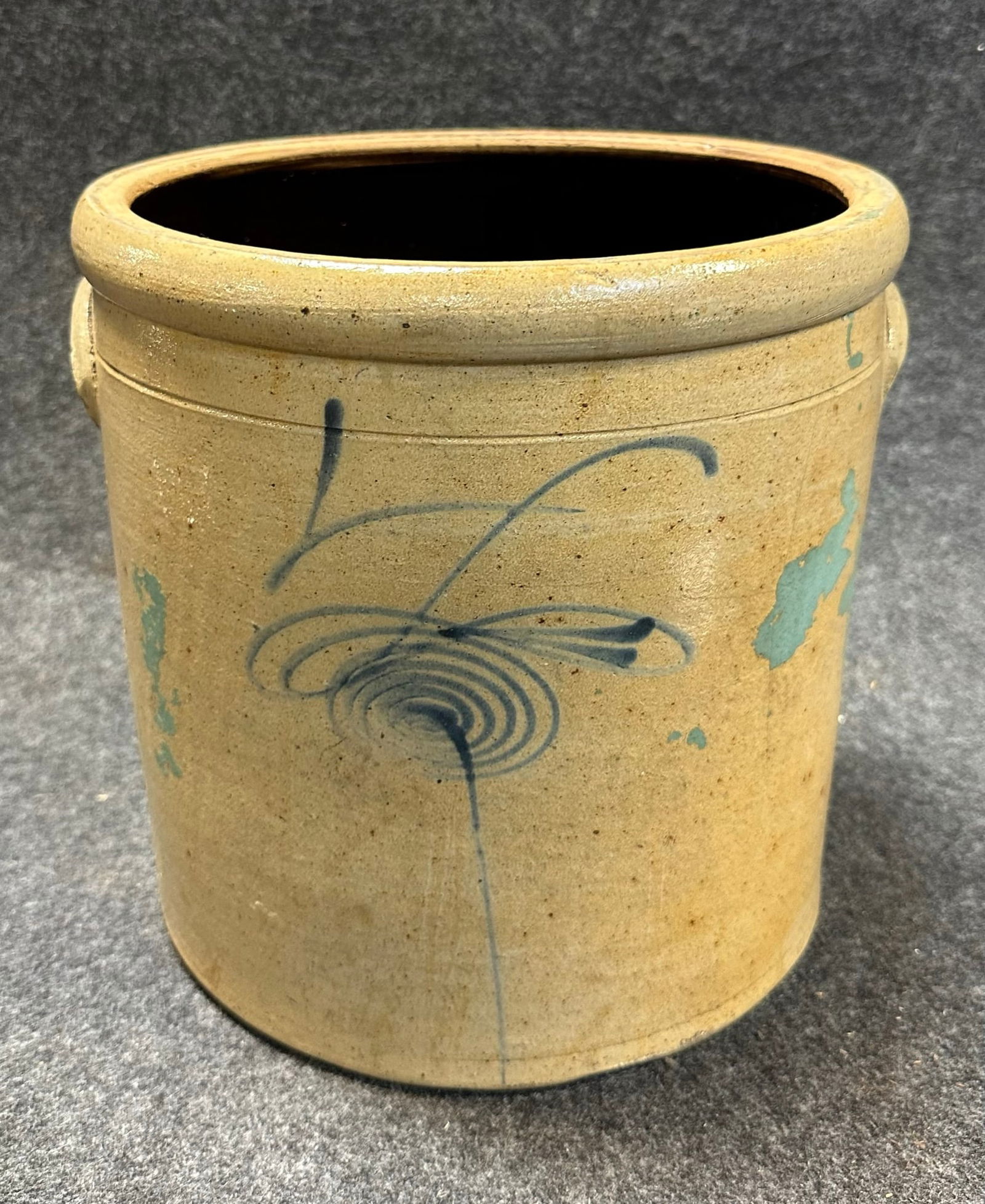 Original 4 Gallon Bee Sting Stoneware Crock w/ Blue Paint Remants (1 of 9)