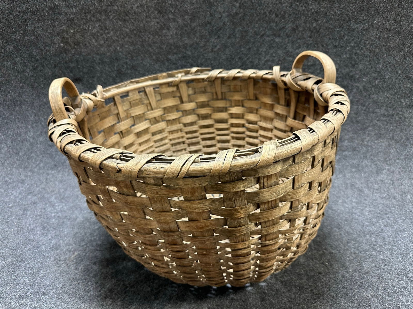 Antique Large Splint Mid 1800s Gathering Basket w/ Carved Handles (1 of 10)