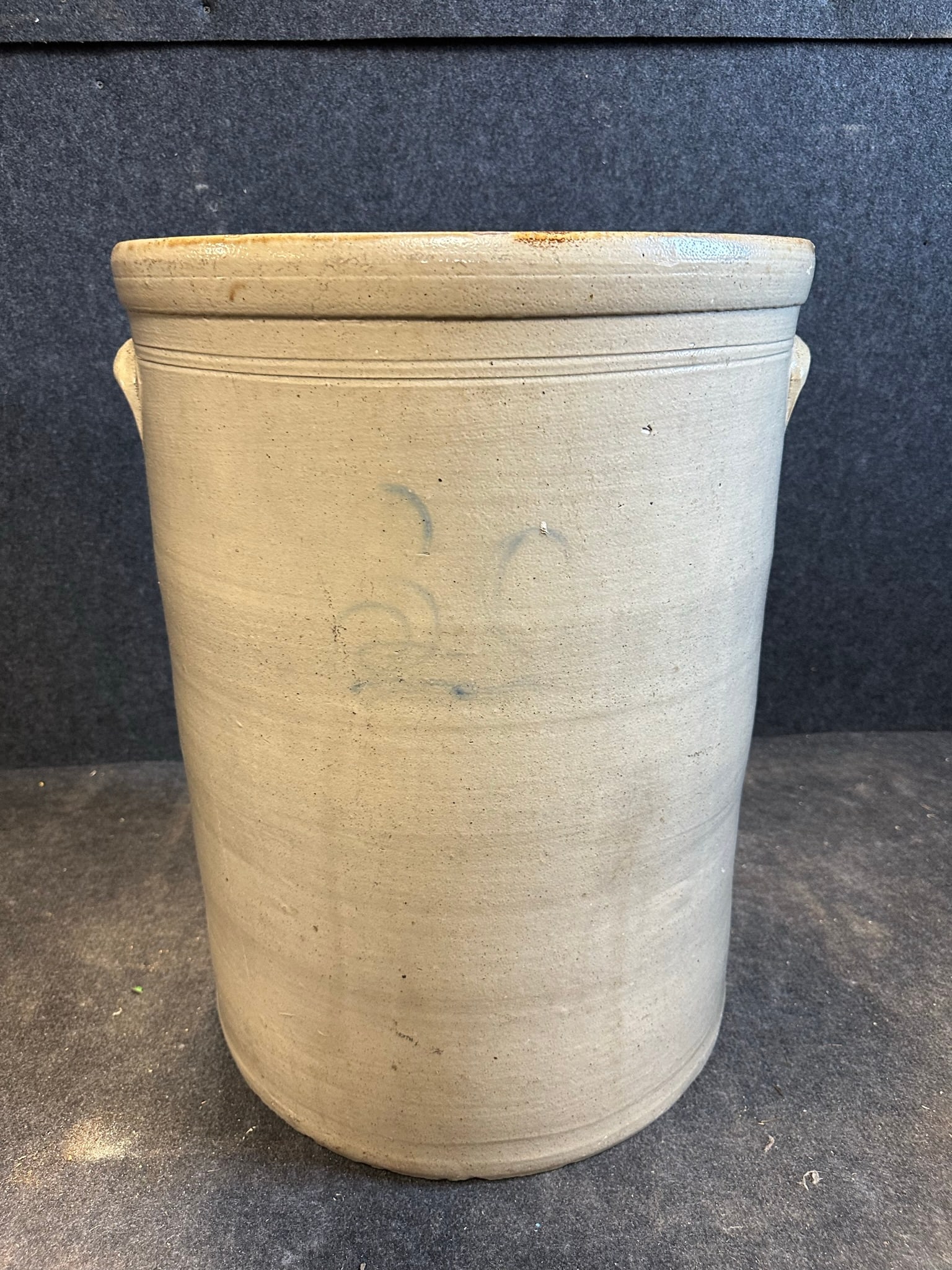 30 Gallon Stoneware Crock w/ Blue Decoration (1 of 7)