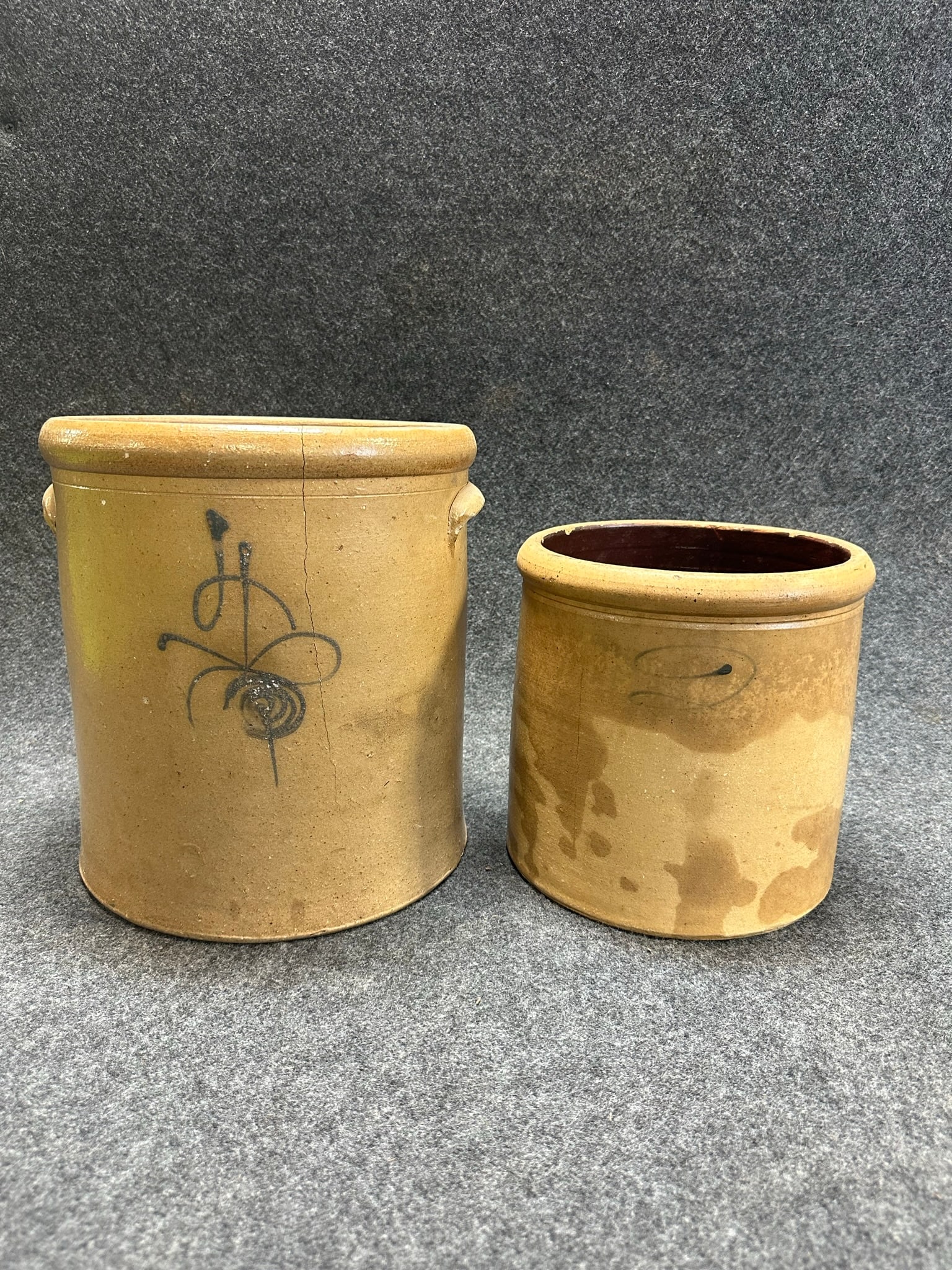 Pair Early 4 Gallon Bee Sting & 2 Gallon Stoneware Crock Jugs w/ Blue Decoration (1 of 12)