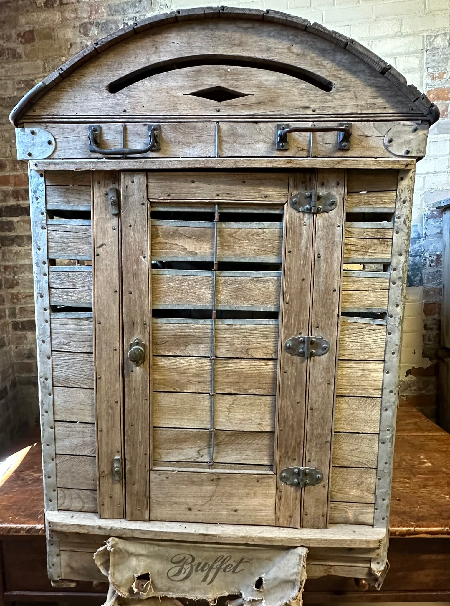Wonderful Late 19th Century Buffet Mfd Traveling Dog Kennel (1 of 12)