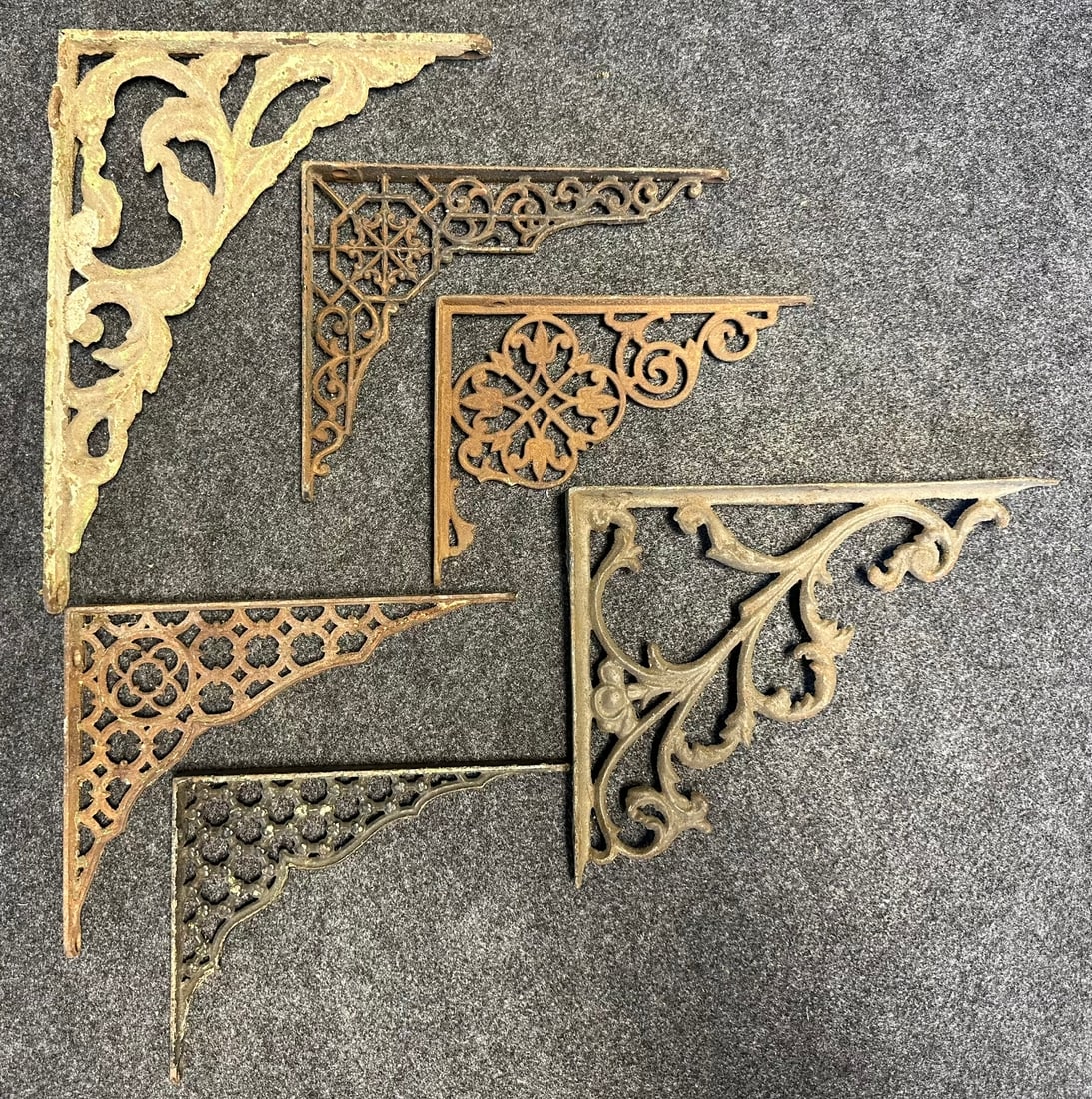 Adorable Lot 6 Original Cast Iron Ornate & Fancy Shelf Brackets (1 of 15)