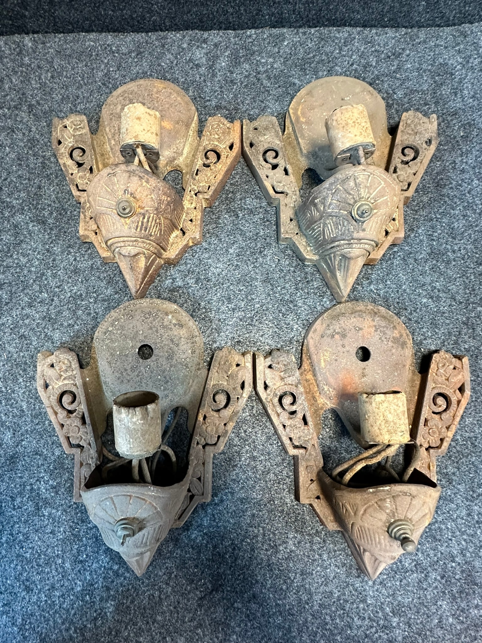 Lot 4 Matching Cast Iron Eastlake Wall Mounted Sconces (1 of 8)