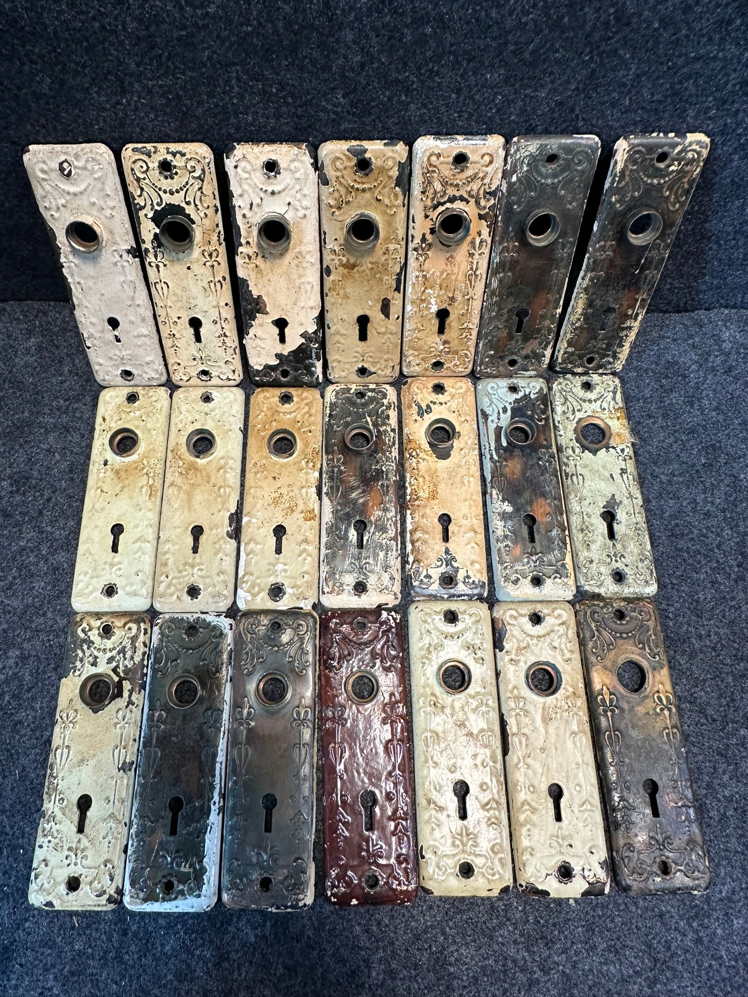 Lot 21 Solid Brass Matching Art Nouveua Era Doorknob Embossed Back Plates (1 of 8)