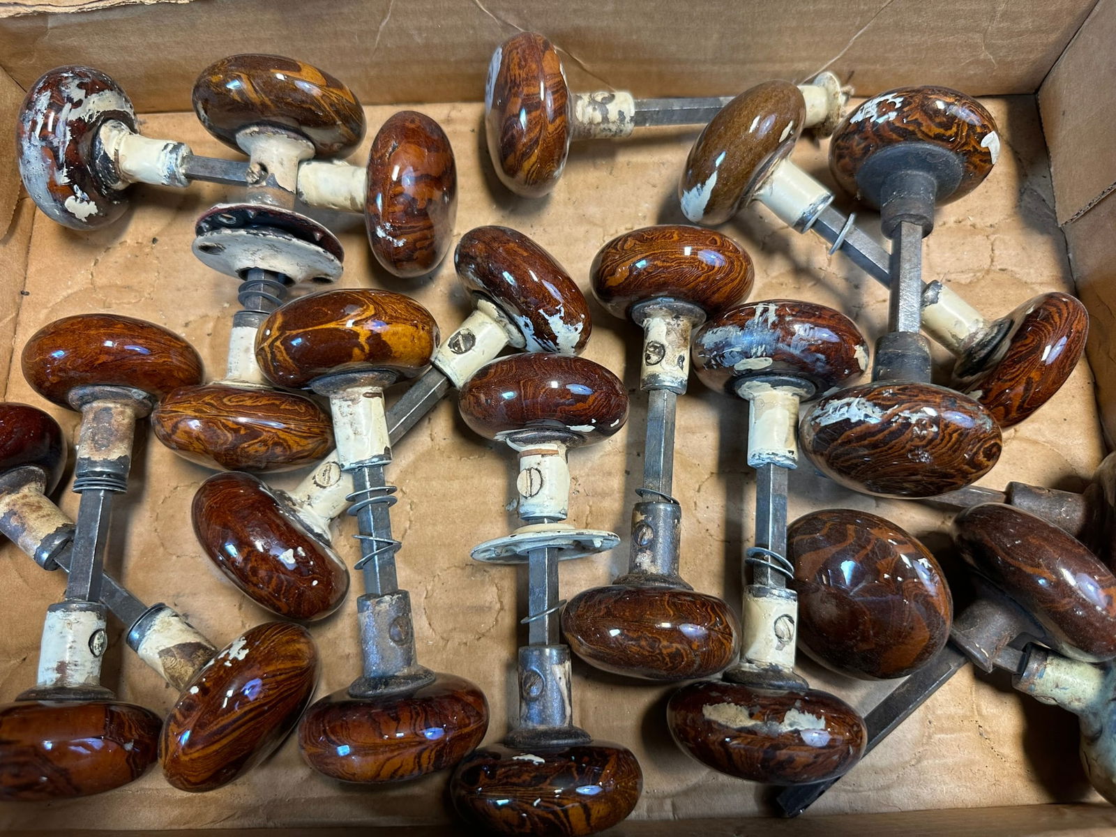 Lot 25 Original Turn Of The Century Bennington Door Knobs 10 Matching Pairs (1 of 5)