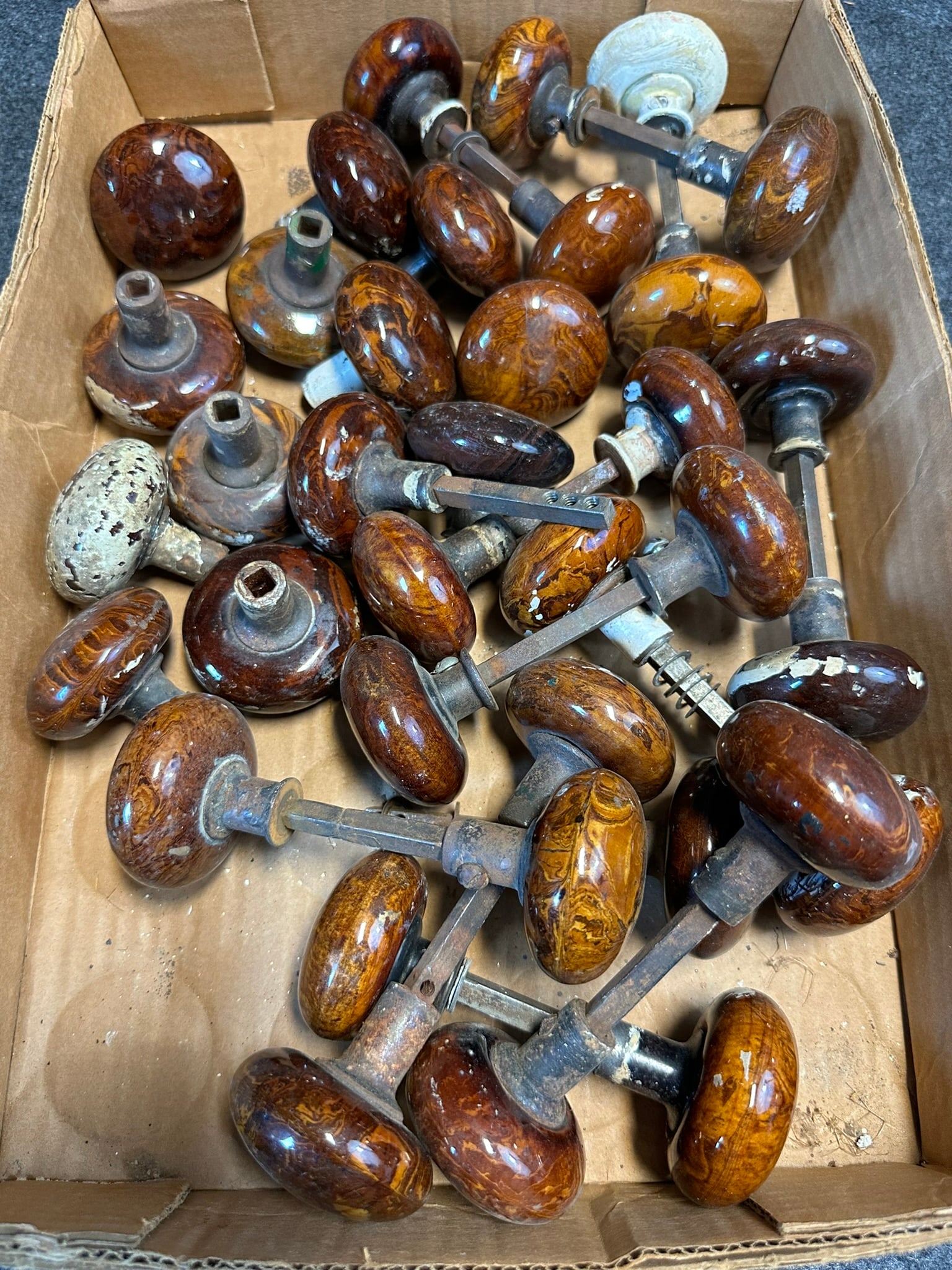 Lot 36 Original Early 1900s Bennington Brown Swirl Doorknobs 11 Pair 14 Loose (1 of 5)