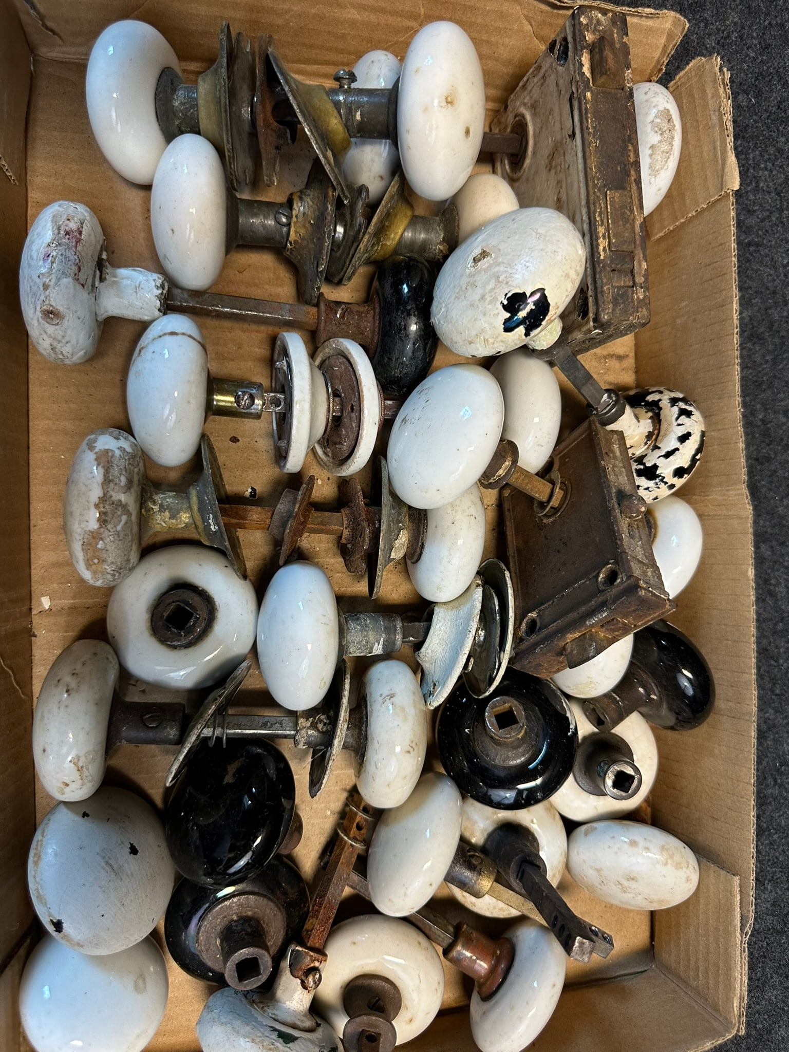 Early 1900s White Porcelain Bennington Door Knob Lot 34 Knobs & 2 Locks (10 Pairs) (1 of 7)