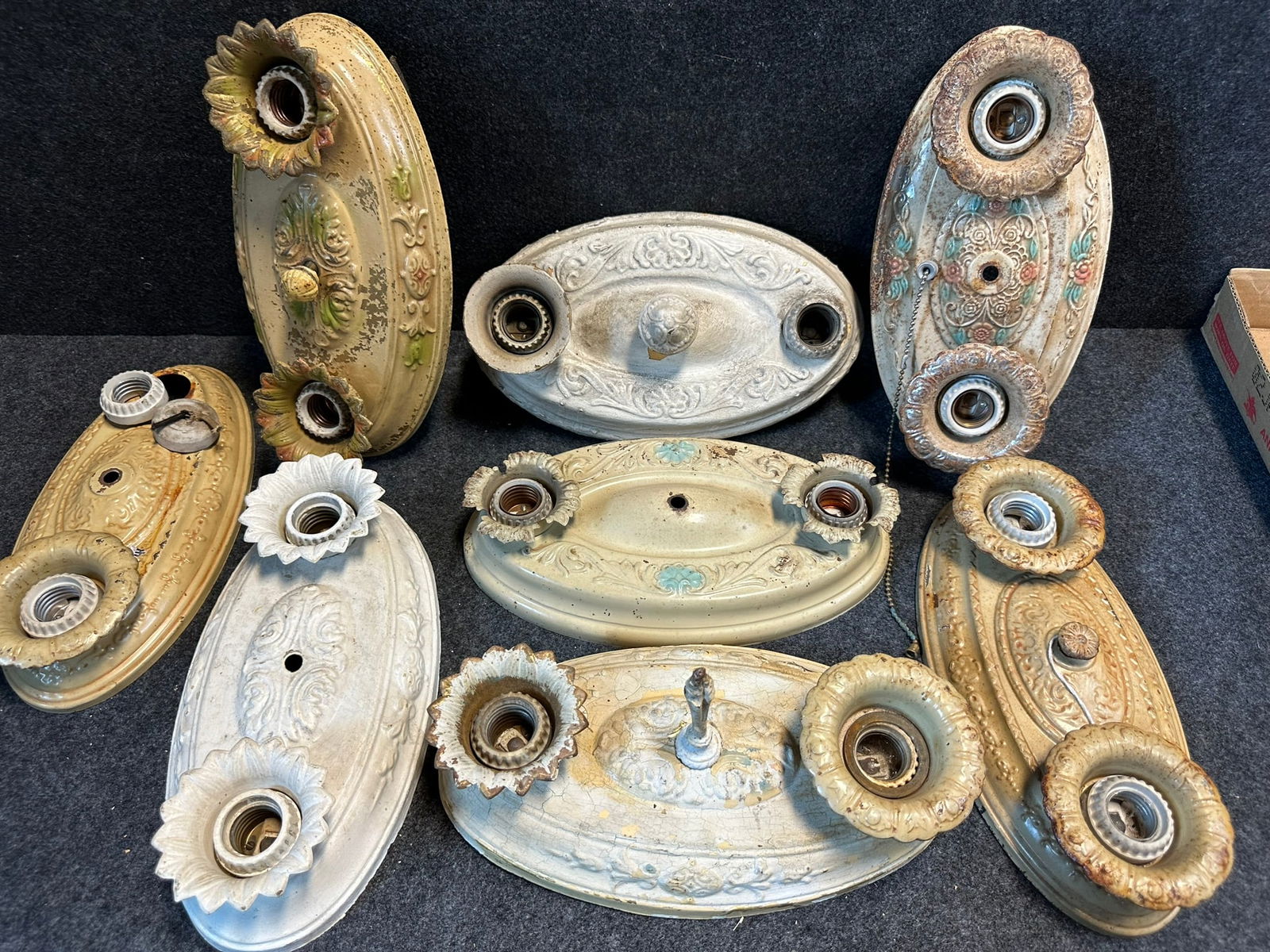 Lot 8 Cast Metal 1920s-30s Art Deco Floral Motif 2 Bulb Light Fixtures (1 of 9)