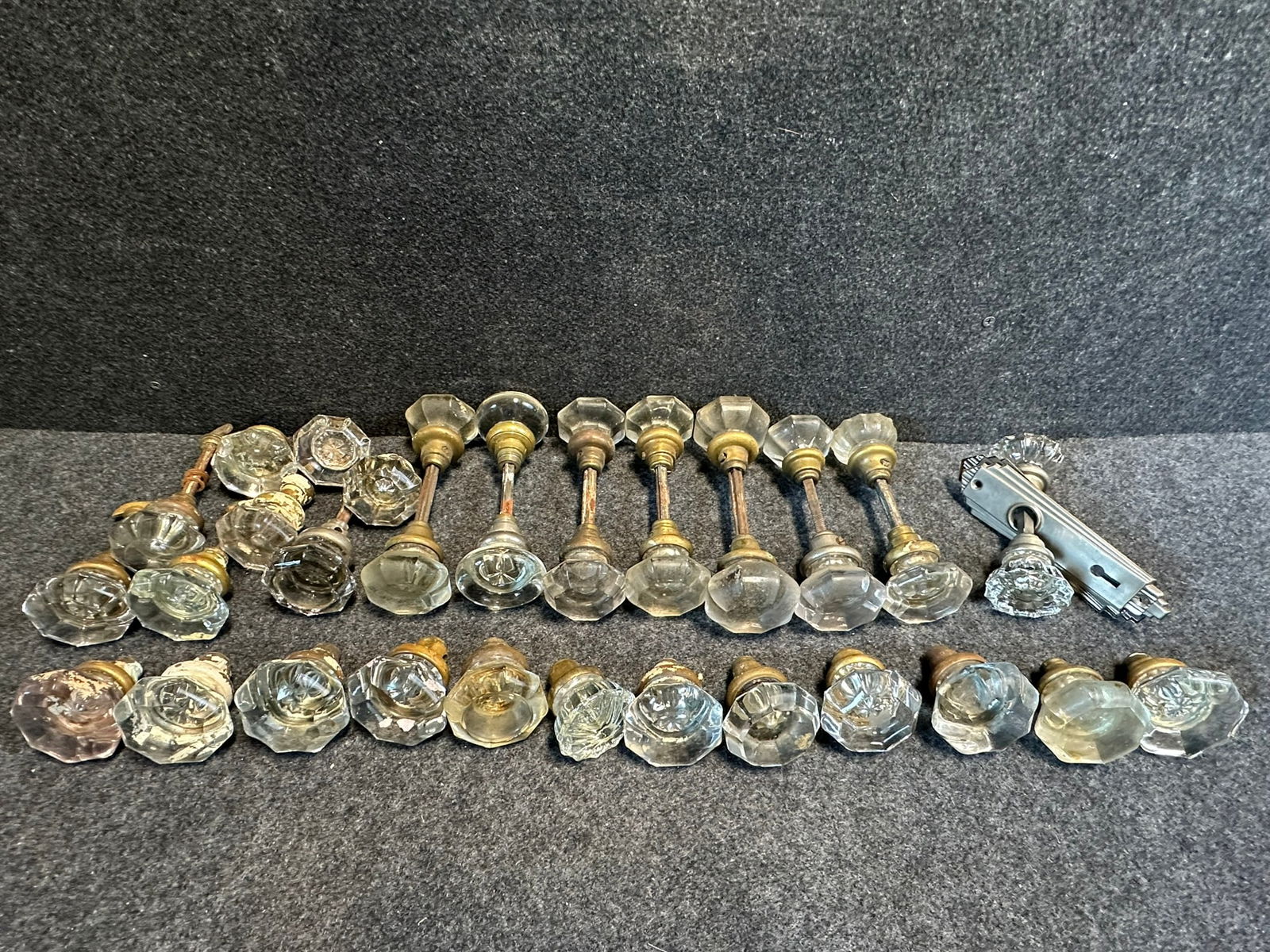 Great Assorted Lot 36 Ornate Cut Glass Door Knobs w/ Matched Pairs & Door Plates (1 of 16)