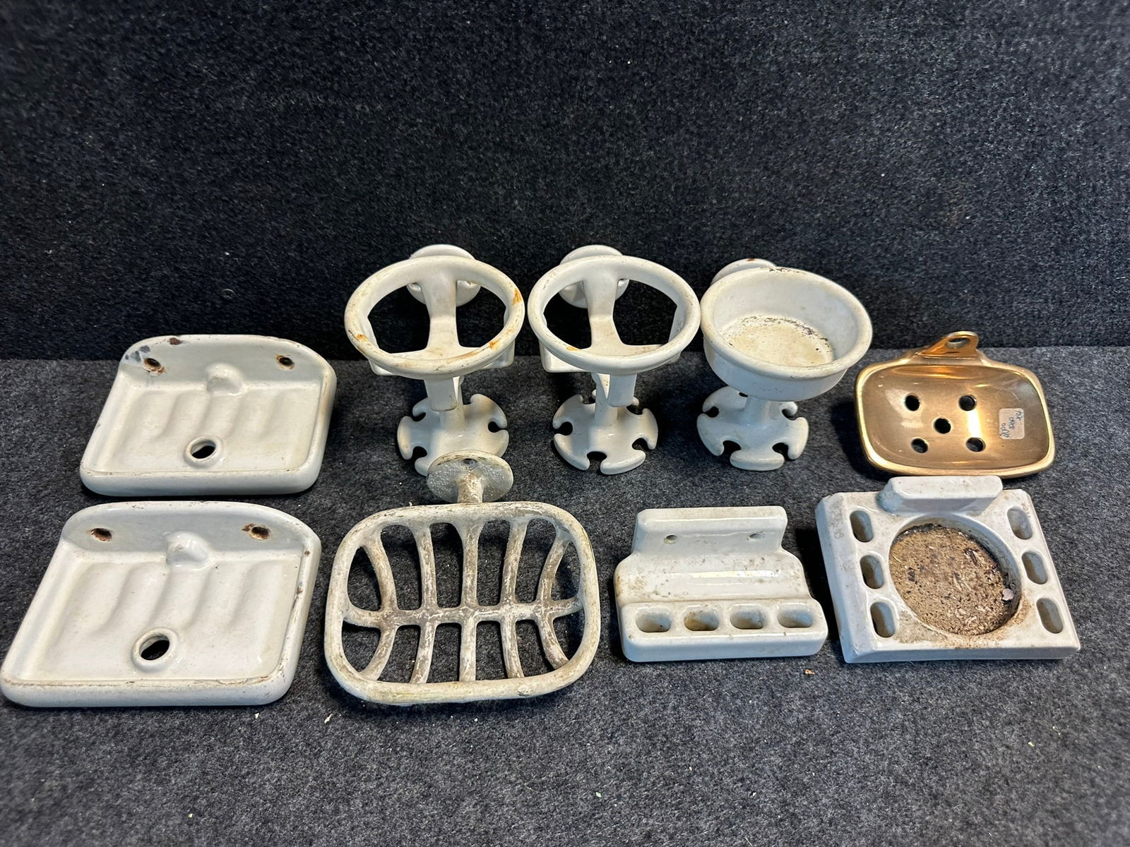 Wonderful Lot 9 Original Porcelain 20s 30s Bathroom Vanity Cup, Soap & Toothbrush Holders (1 of 8)