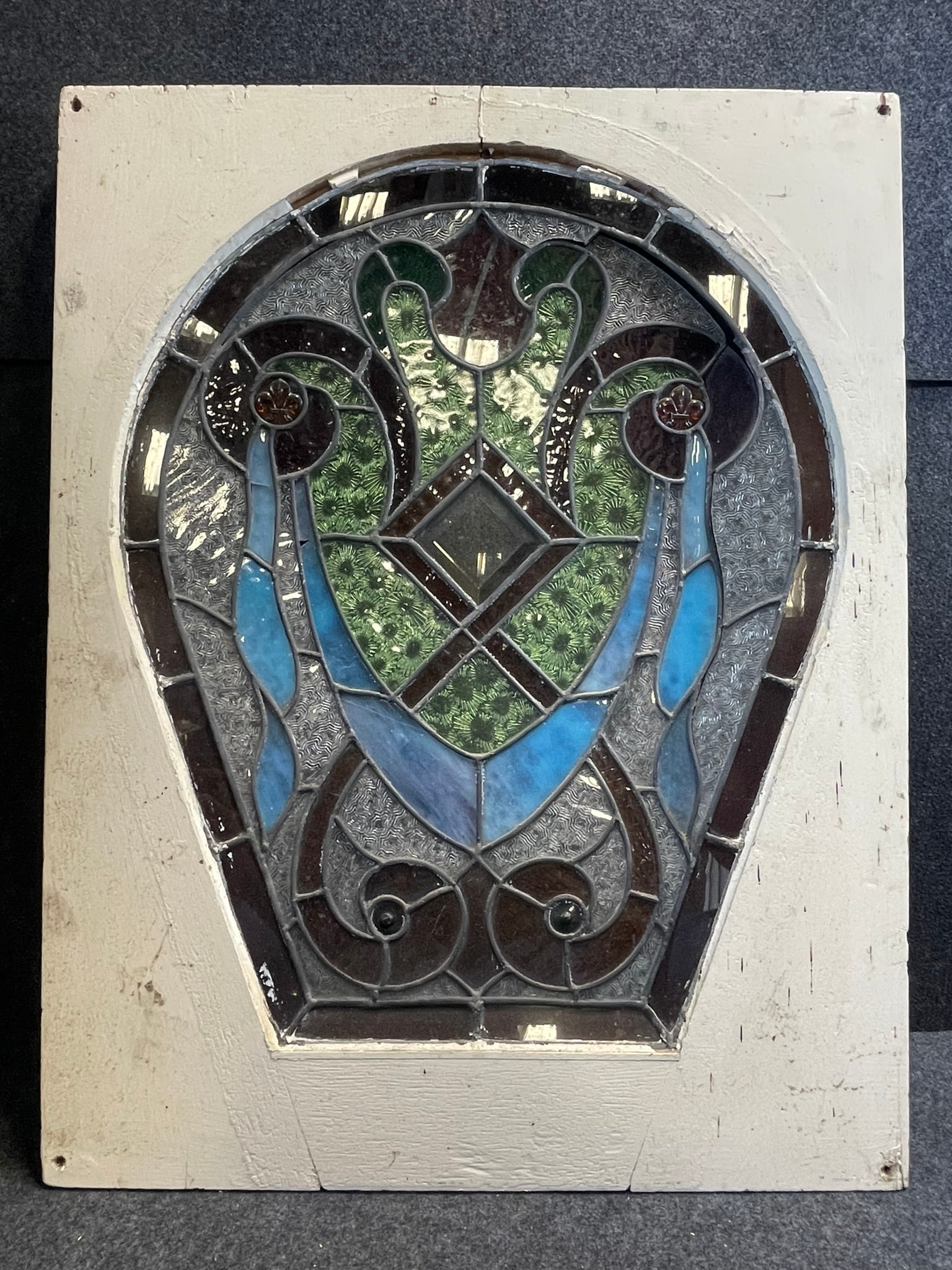 Antique Late 1880s 32"x25" Wonderful Stained Glass Window w/ Fleur De Lis Jewels (1 of 8)