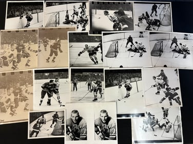 17 Photographs of Detroit Red Wings & Blackhawks Hockey Teams