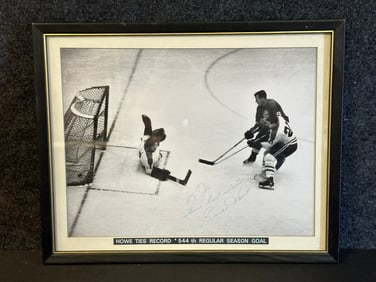 Autographed & Personalized Framed Picture of Gordie Howe Tying Record 544th Regular Season Goal