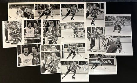 17 Original Detroit Red Wings vs Edmonton Oilers 8x10 Black & White Photographs w/ Gretzky