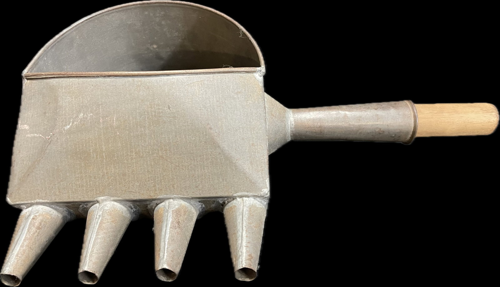 Late 19th Century 4 Candle Primitive Melter Pourer w/ Wood Handle: Great original primitive, showing minimal wear. Nice rolled edge. Measures 16"x9"x5"