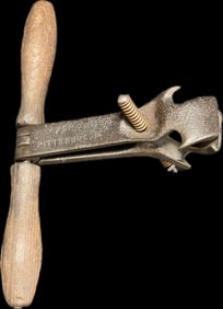 Weaver & Jones Pittsburgh PA Handheld T Handle Corn Sheller