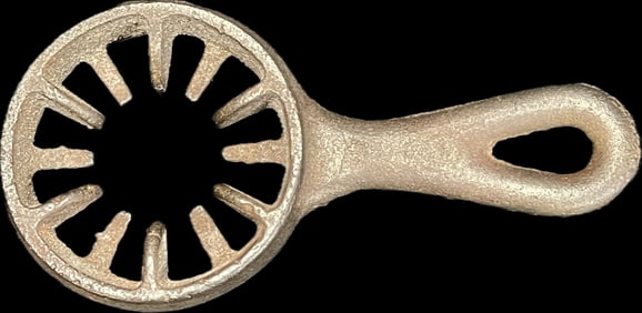 Unmarked Late 19th Century Cast Iron Handheld Corn Sheller