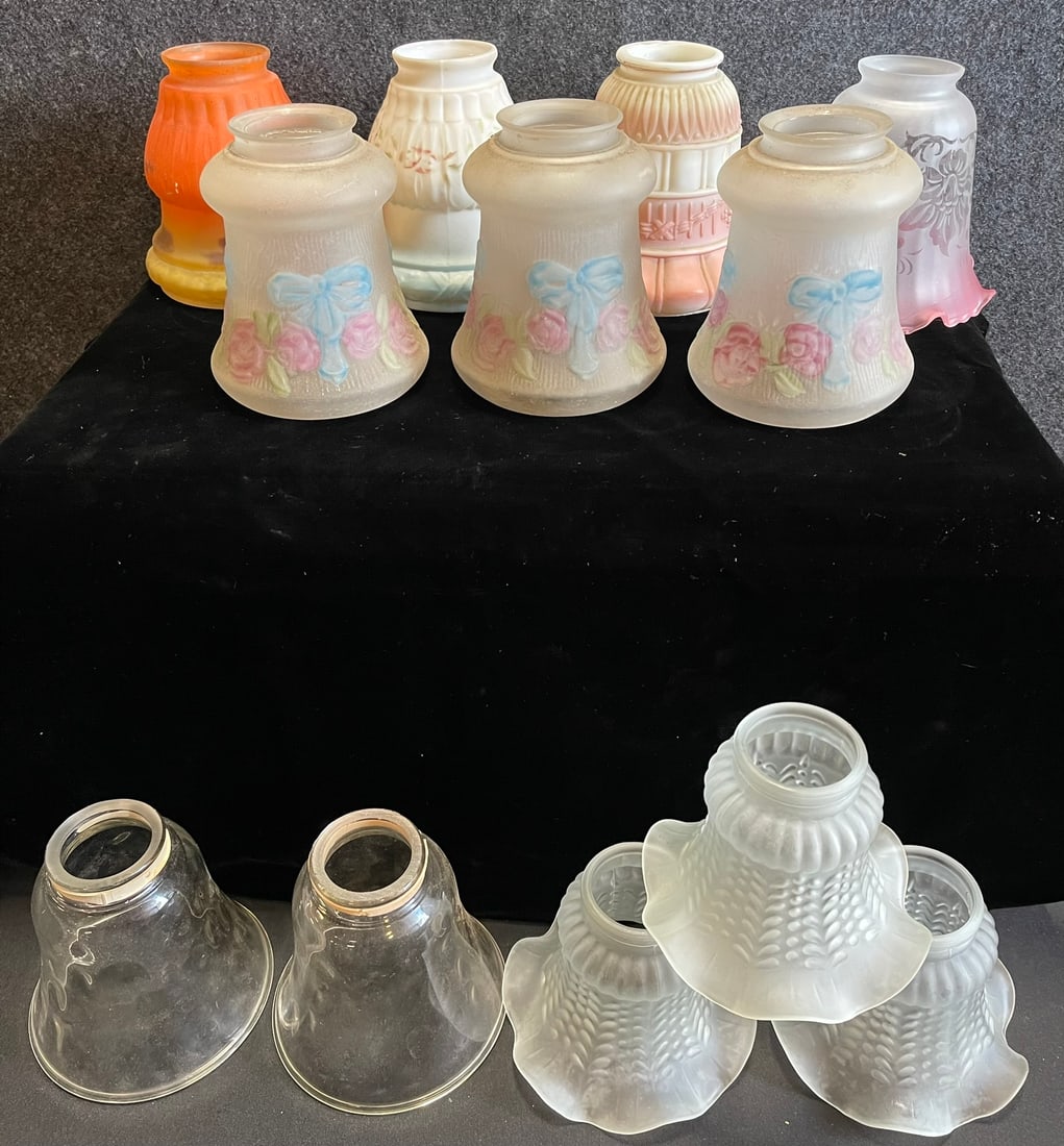 Lot 12 Early 20th Century Fancy & Ornate Decorated Reverse Painted Glass Lamp Shades (1 of 5)