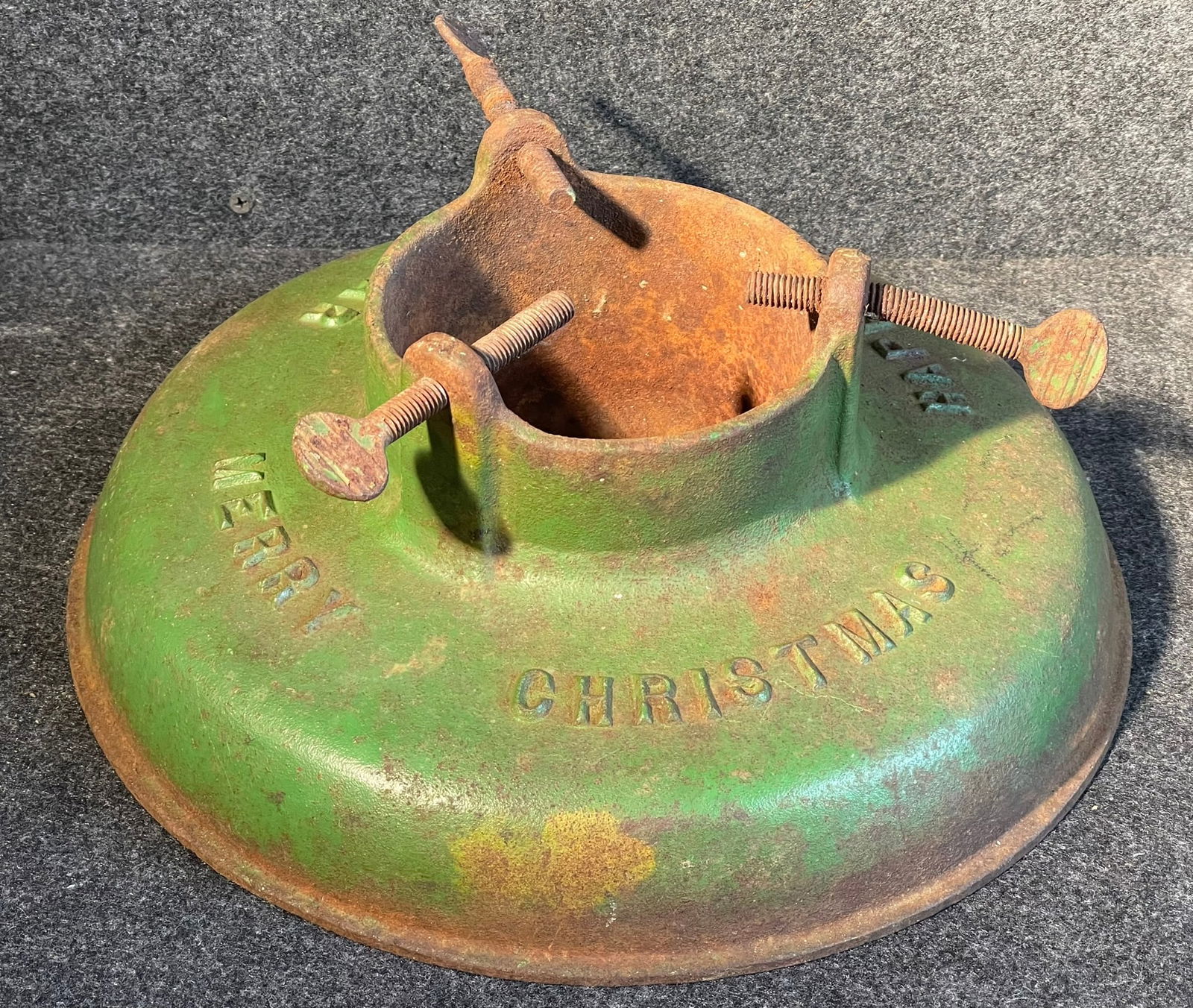 Brillion Iron Works Cast Iron Christmas Tree Stand Merry Christmas & Happy New Year: 12.25" x 5"